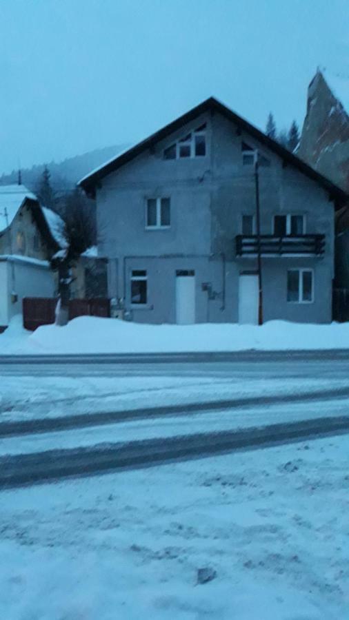 Casa Centrala Azuga Exteriör bild